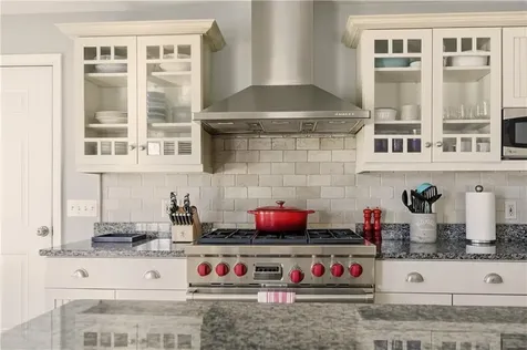 105 Lilac Lane Portsmouth RI 02871