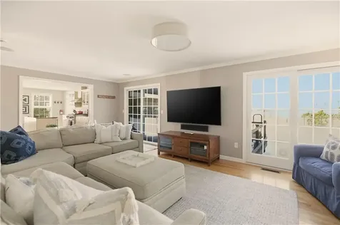 105 Lilac Lane Portsmouth RI 02871