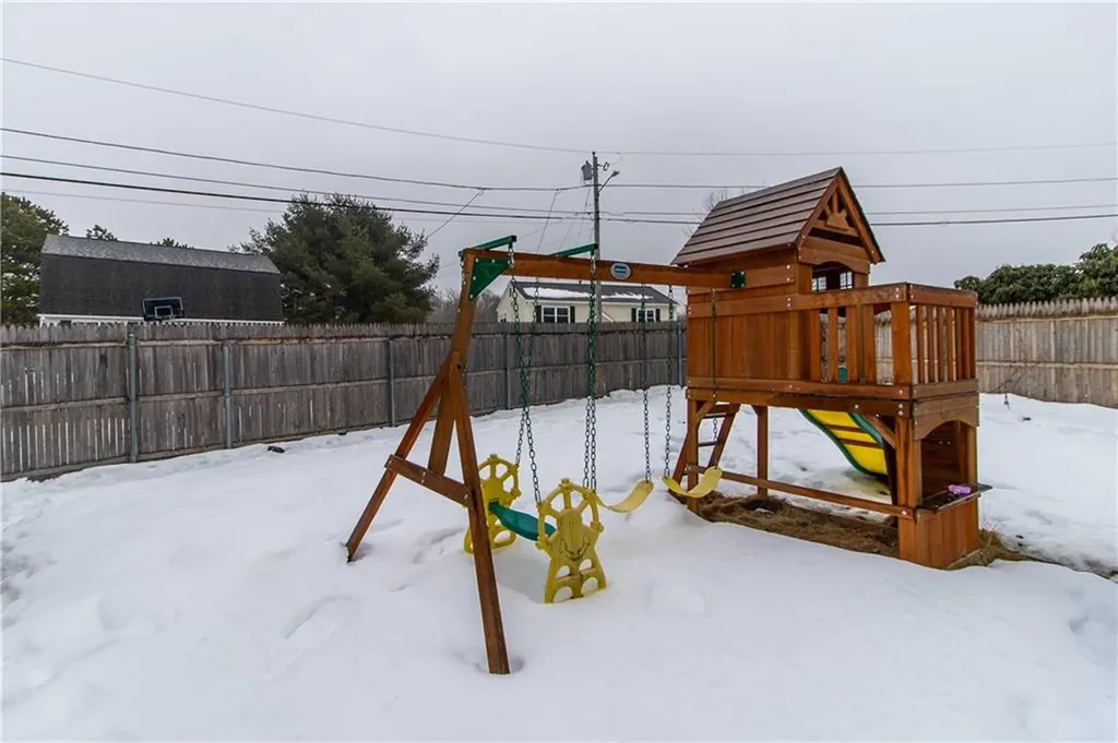 2 Kings Forest Lane West Warwick RI 02893