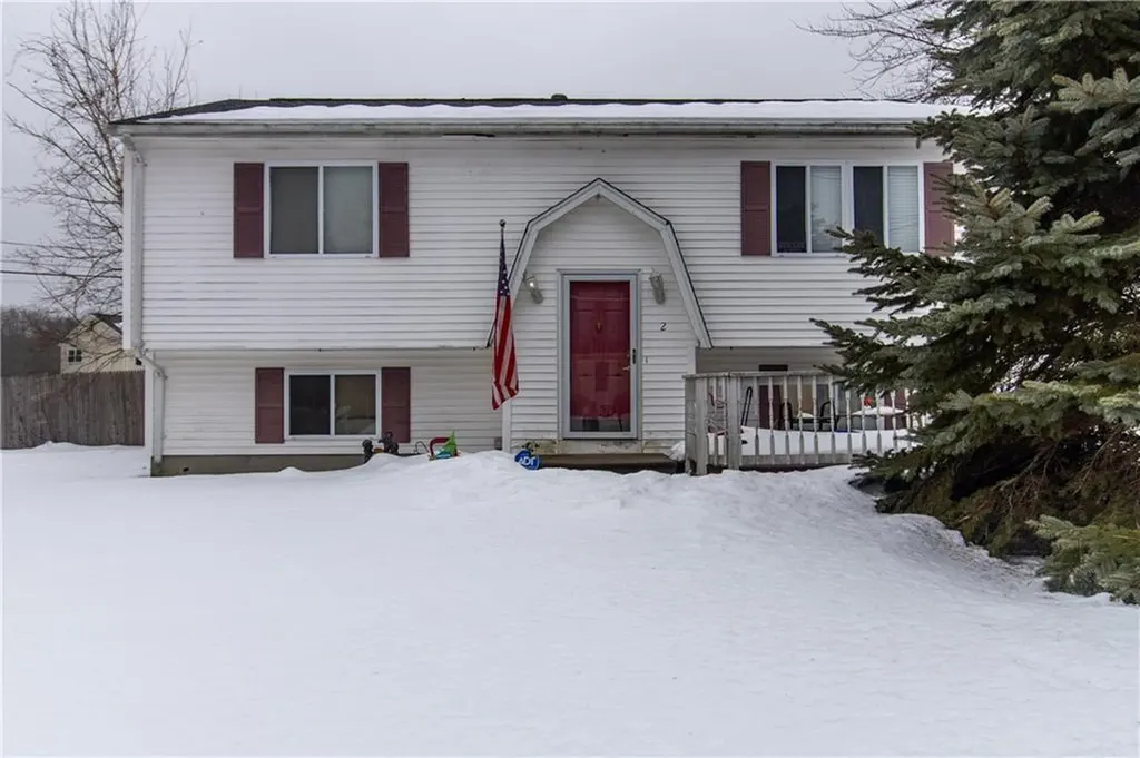 2 Kings Forest Lane West Warwick RI 02893