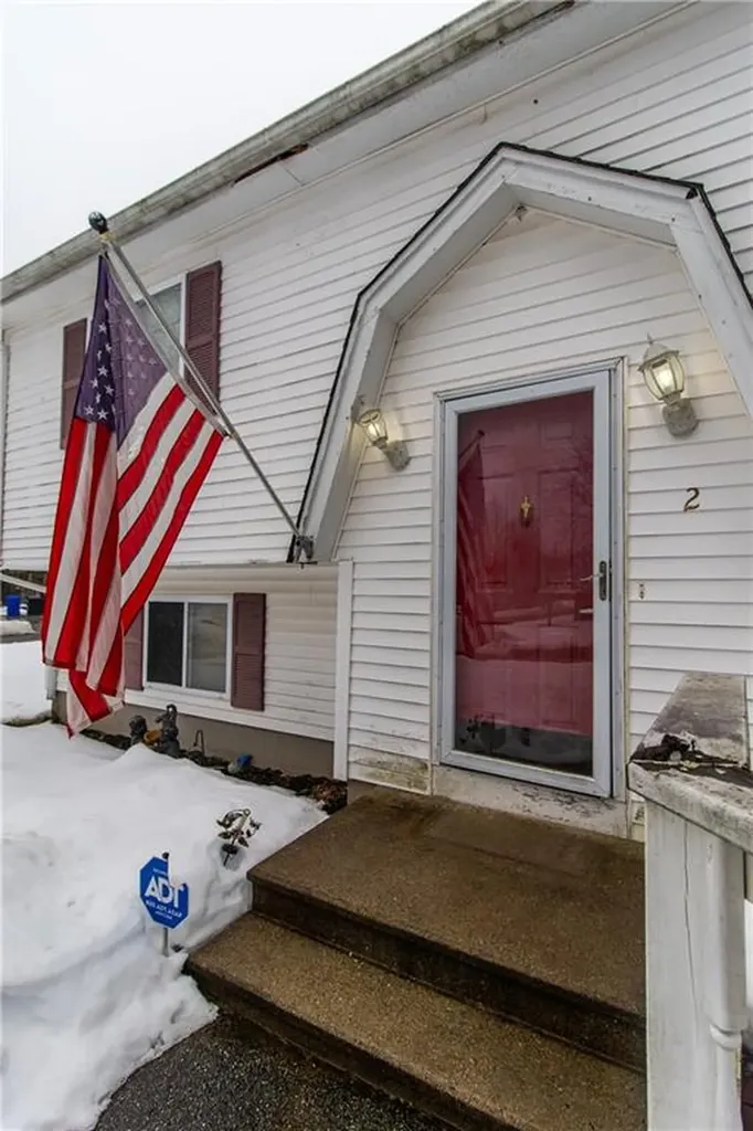 2 Kings Forest Lane West Warwick RI 02893