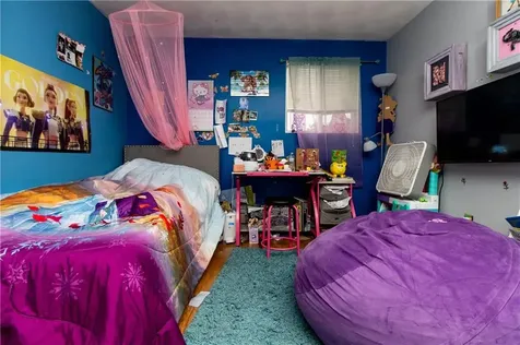 2 Kings Forest Lane West Warwick RI 02893