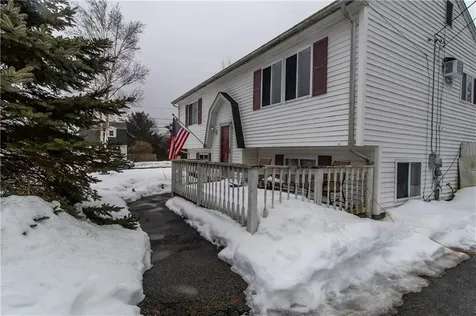 2 Kings Forest Lane West Warwick RI 02893