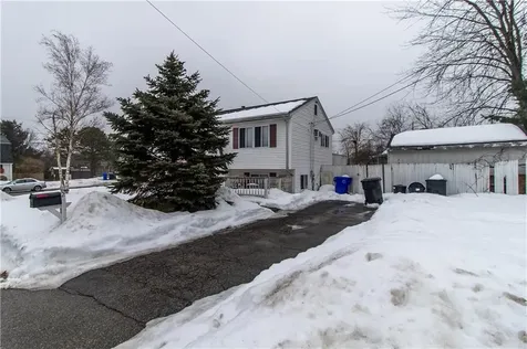 2 Kings Forest Lane West Warwick RI 02893