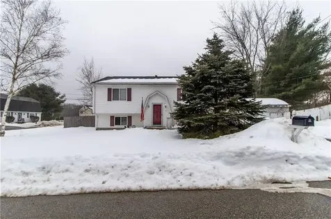 2 Kings Forest Lane West Warwick RI 02893