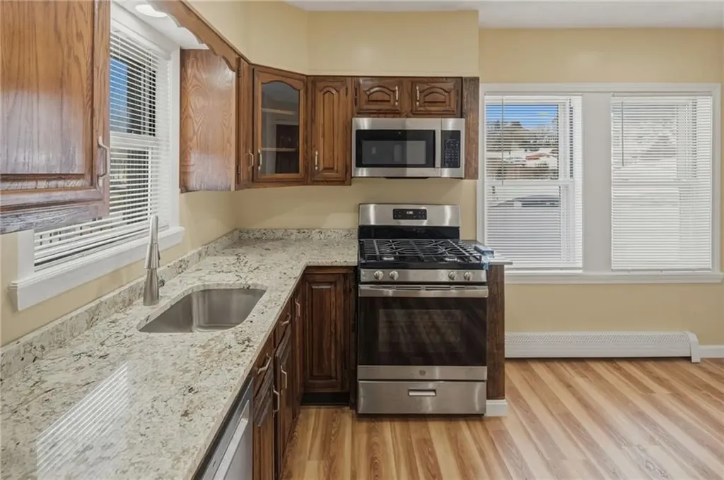 37 West Street West Warwick RI 02893