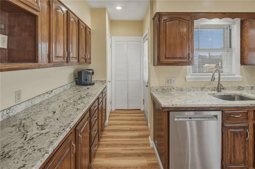 37 West Street West Warwick RI 02893