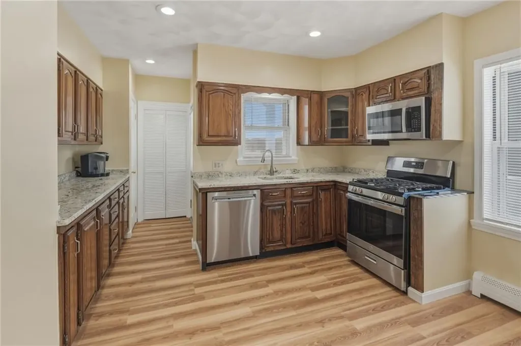 37 West Street West Warwick RI 02893