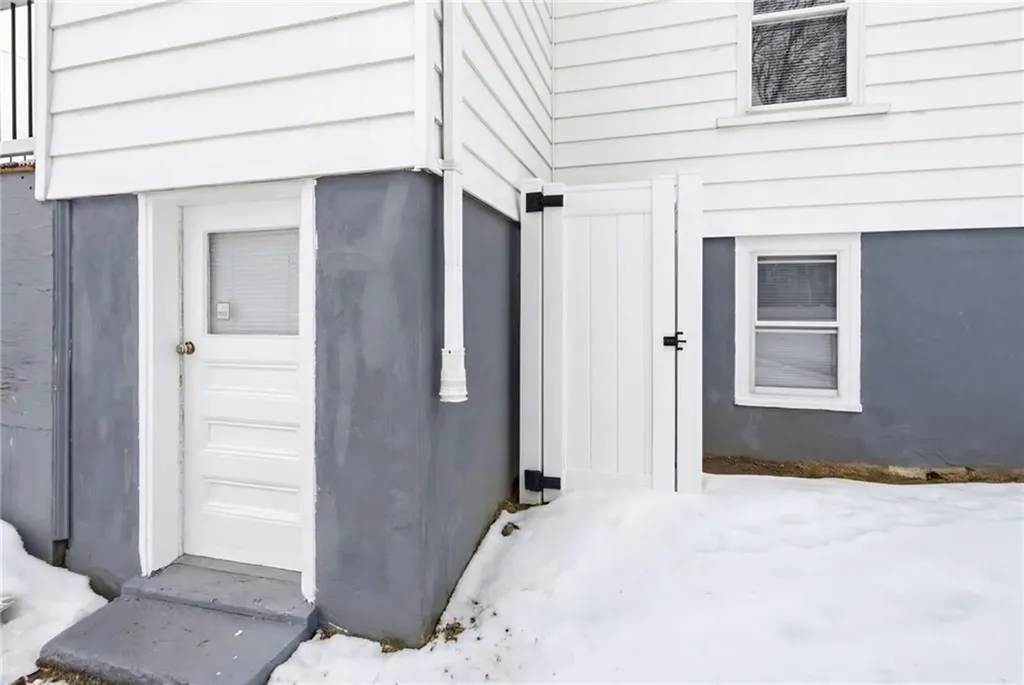 37 West Street West Warwick RI 02893