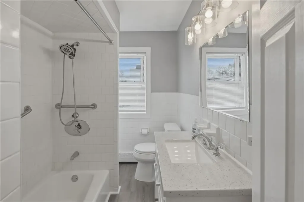 37 West Street West Warwick RI 02893