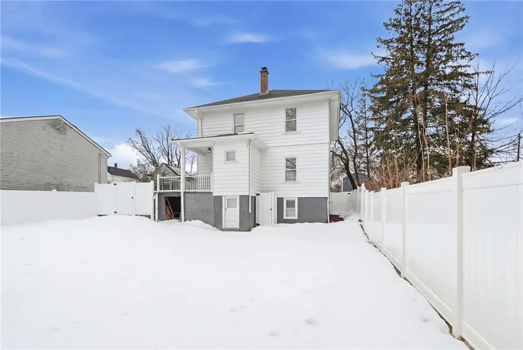 37 West Street West Warwick RI 02893