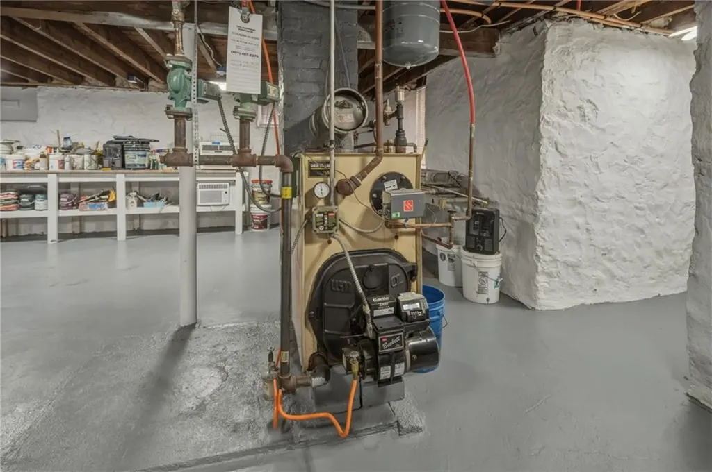 37 West Street West Warwick RI 02893