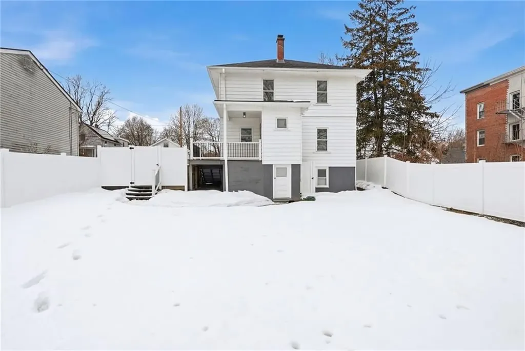 37 West Street West Warwick RI 02893