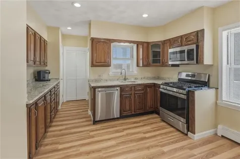 37 West Street West Warwick RI 02893