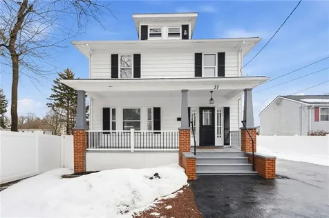 37 West Street West Warwick RI 02893