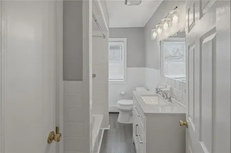 37 West Street West Warwick RI 02893