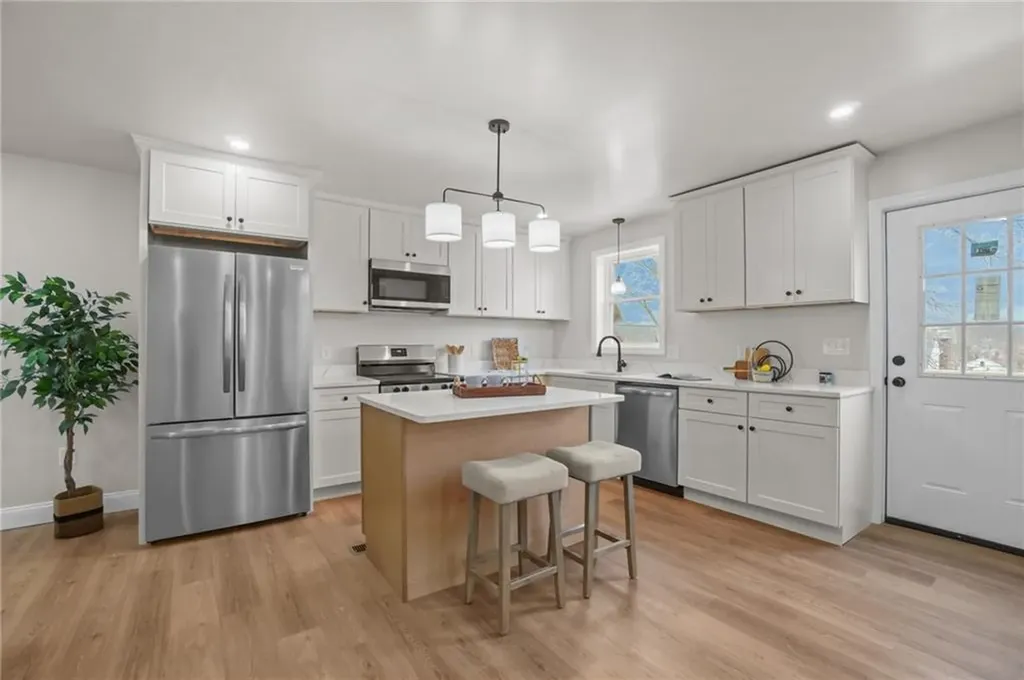 354 Jastram Street Providence RI 02908