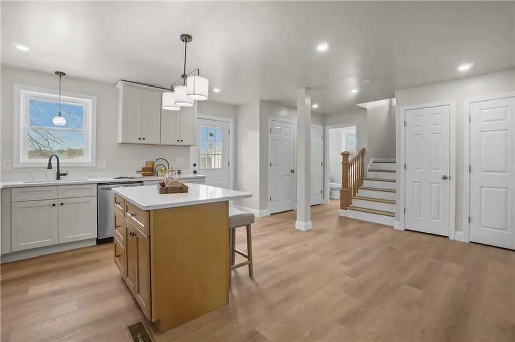 354 Jastram Street Providence RI 02908