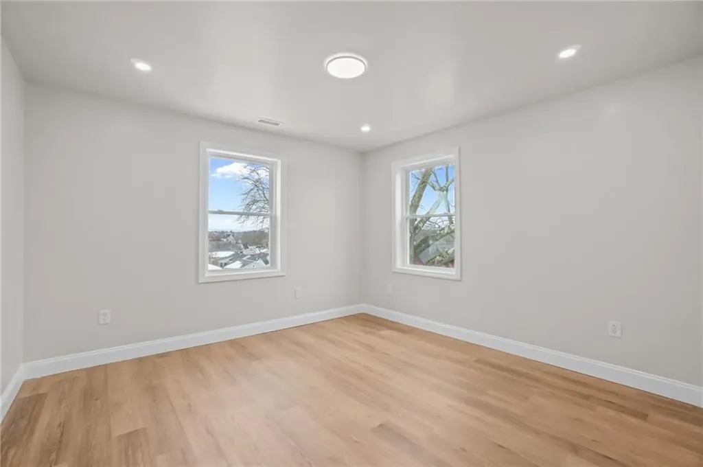 354 Jastram Street Providence RI 02908