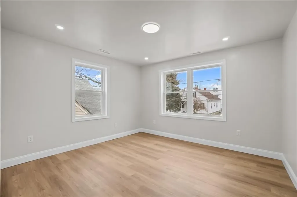 354 Jastram Street Providence RI 02908