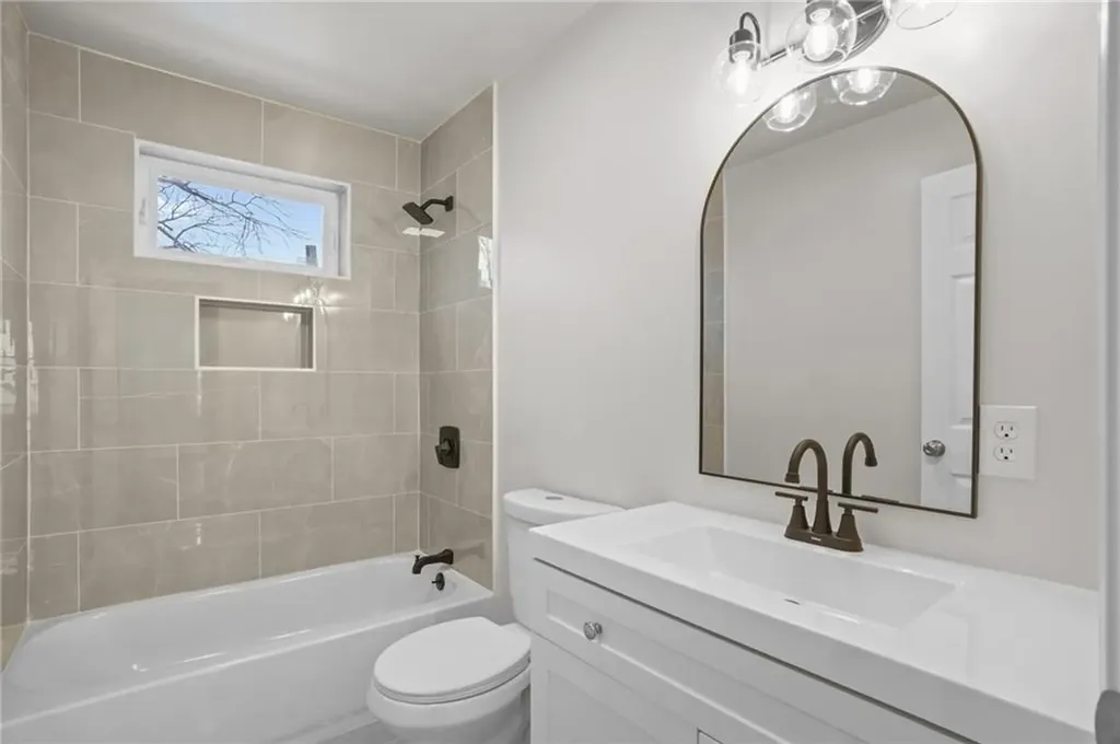 354 Jastram Street Providence RI 02908