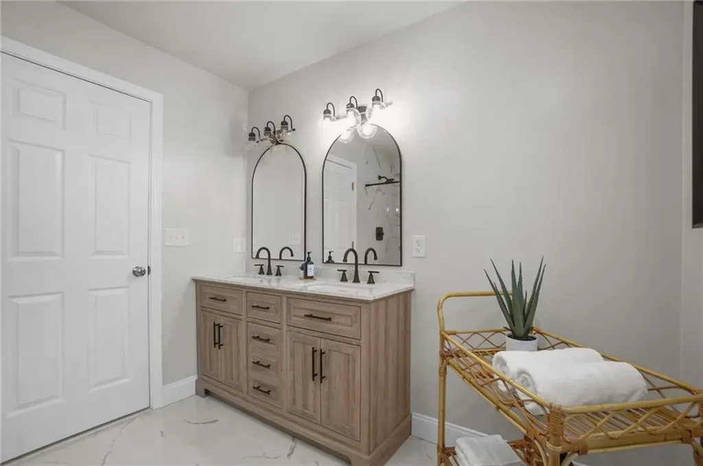 354 Jastram Street Providence RI 02908