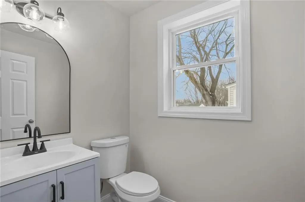 354 Jastram Street Providence RI 02908