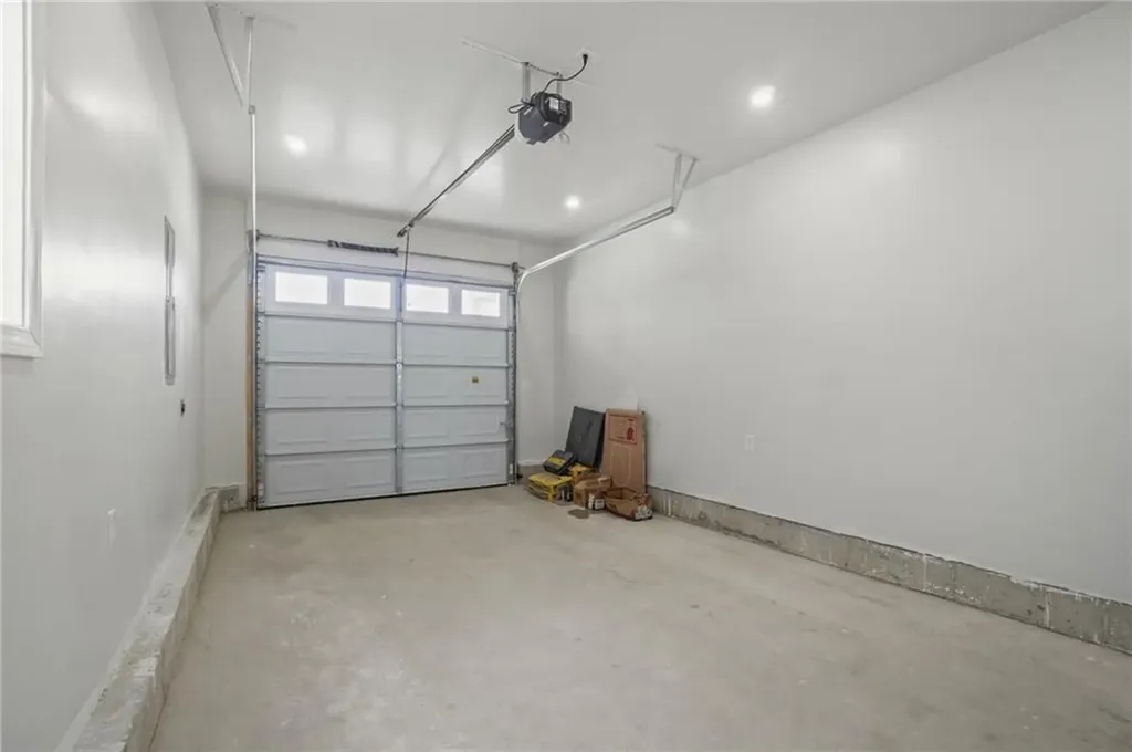 354 Jastram Street Providence RI 02908