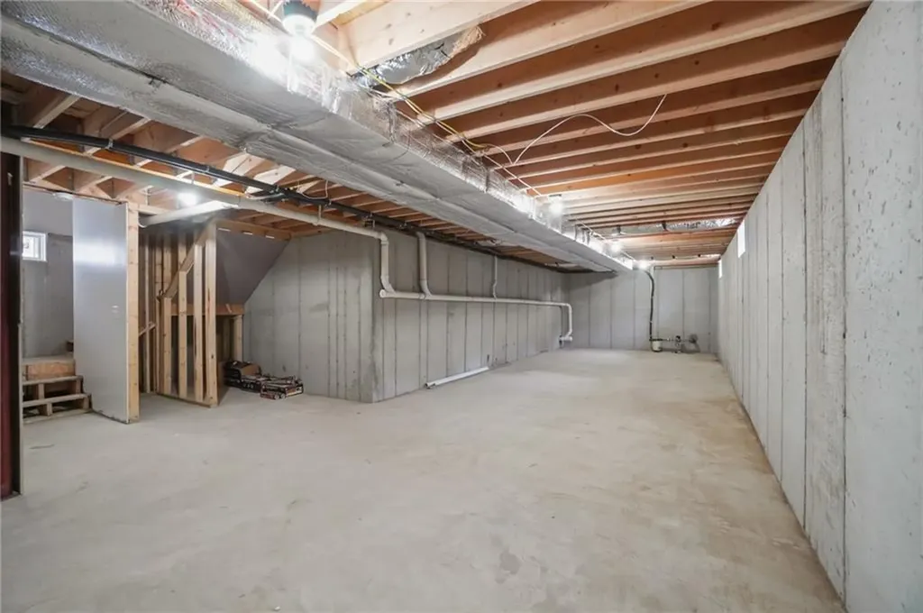 354 Jastram Street Providence RI 02908