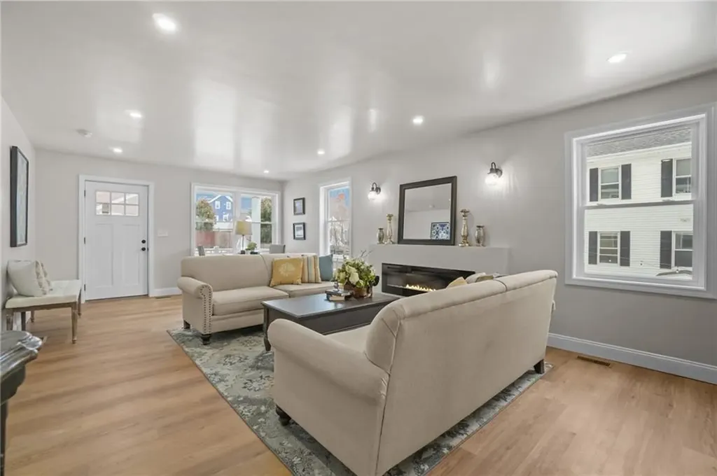 354 Jastram Street Providence RI 02908