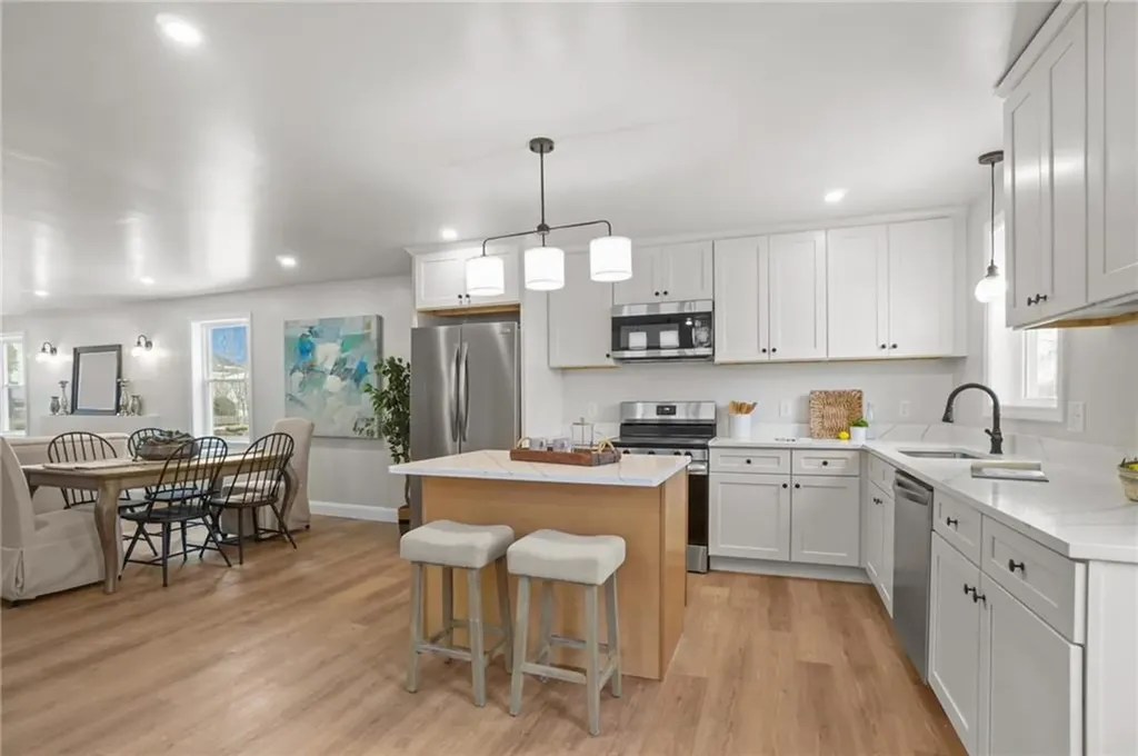 354 Jastram Street Providence RI 02908