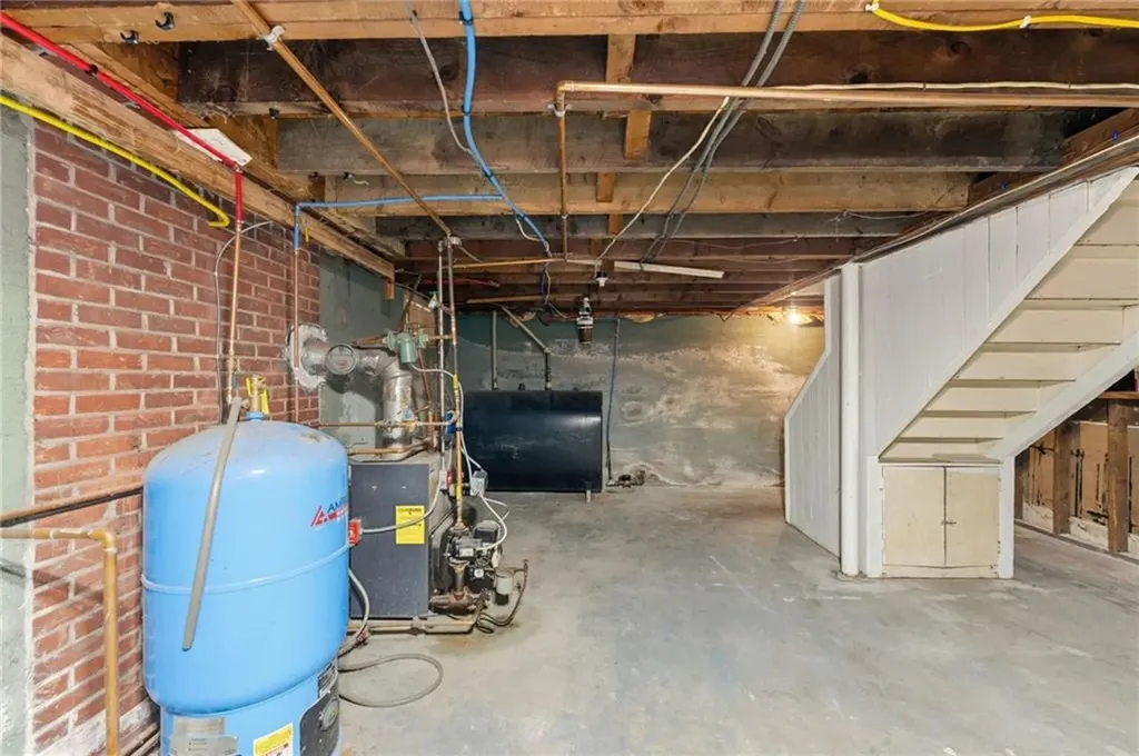 252 South Main Street Coventry RI 02816