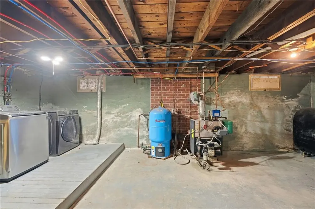 252 South Main Street Coventry RI 02816