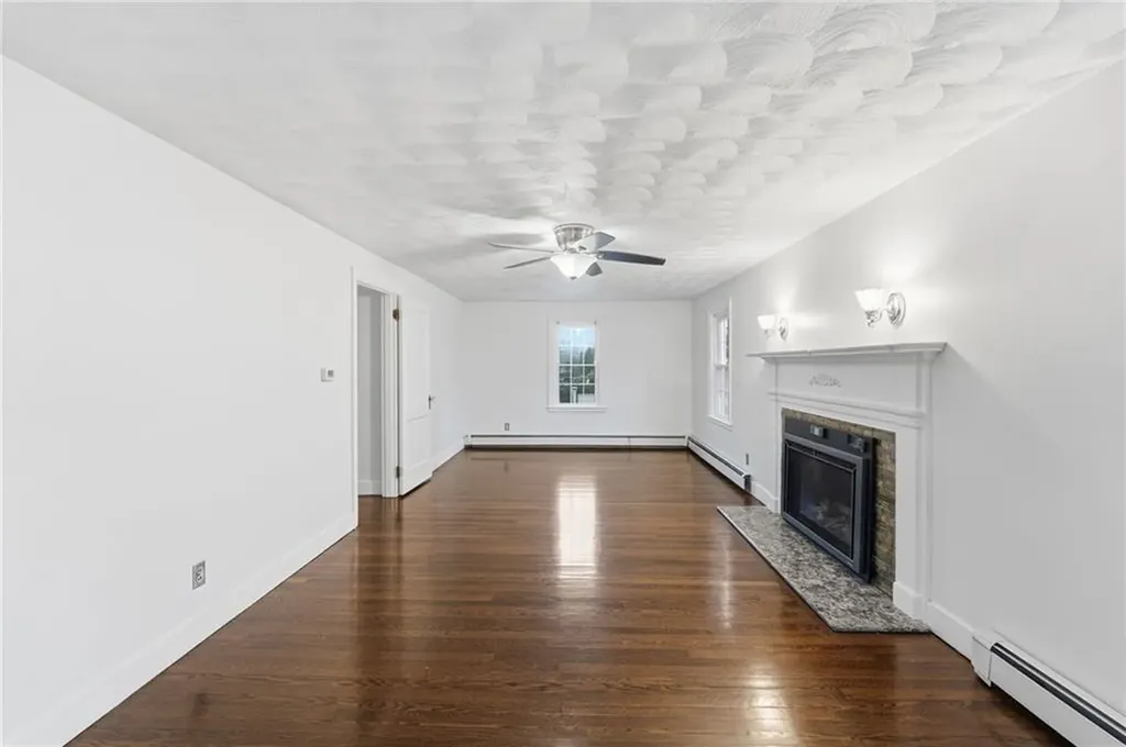 252 South Main Street Coventry RI 02816