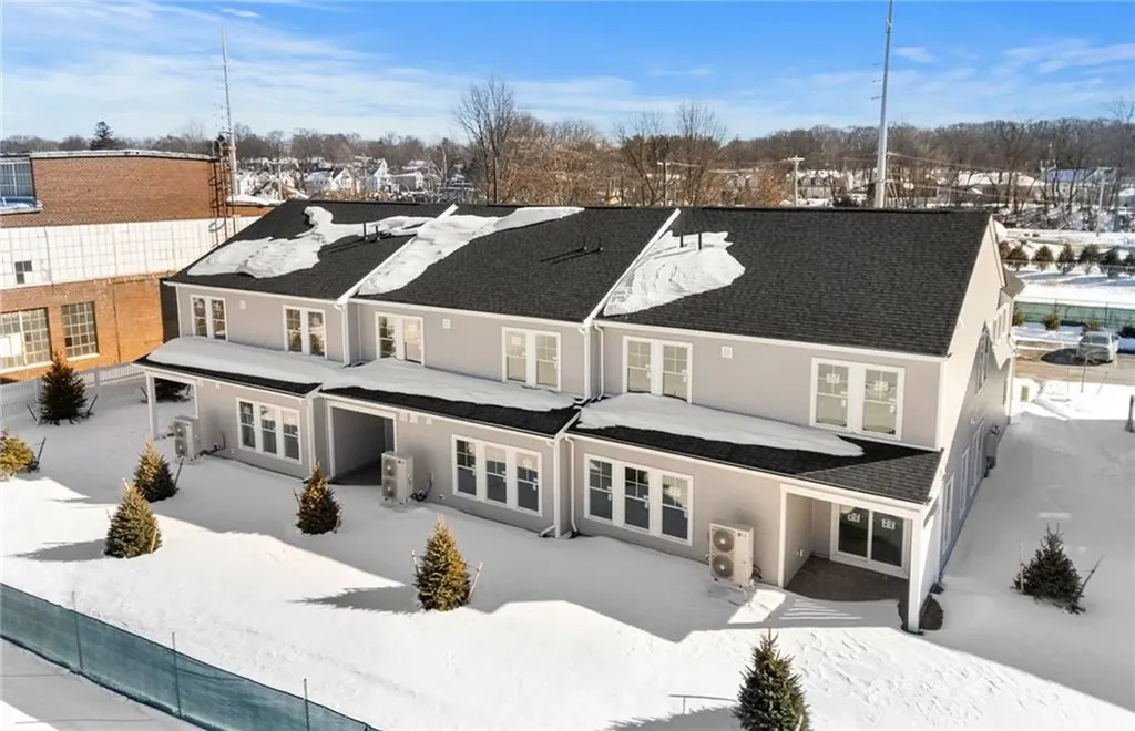 34 East Point Drive East Providence RI 02916