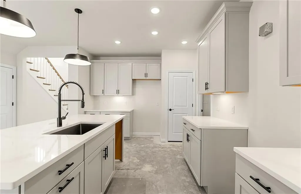 34 East Point Drive East Providence RI 02916