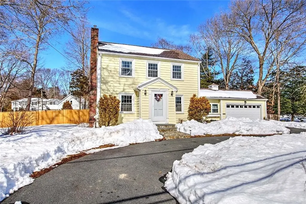 1 Massasoit Avenue Barrington RI 02806