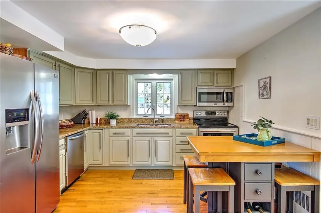 1 Massasoit Avenue Barrington RI 02806