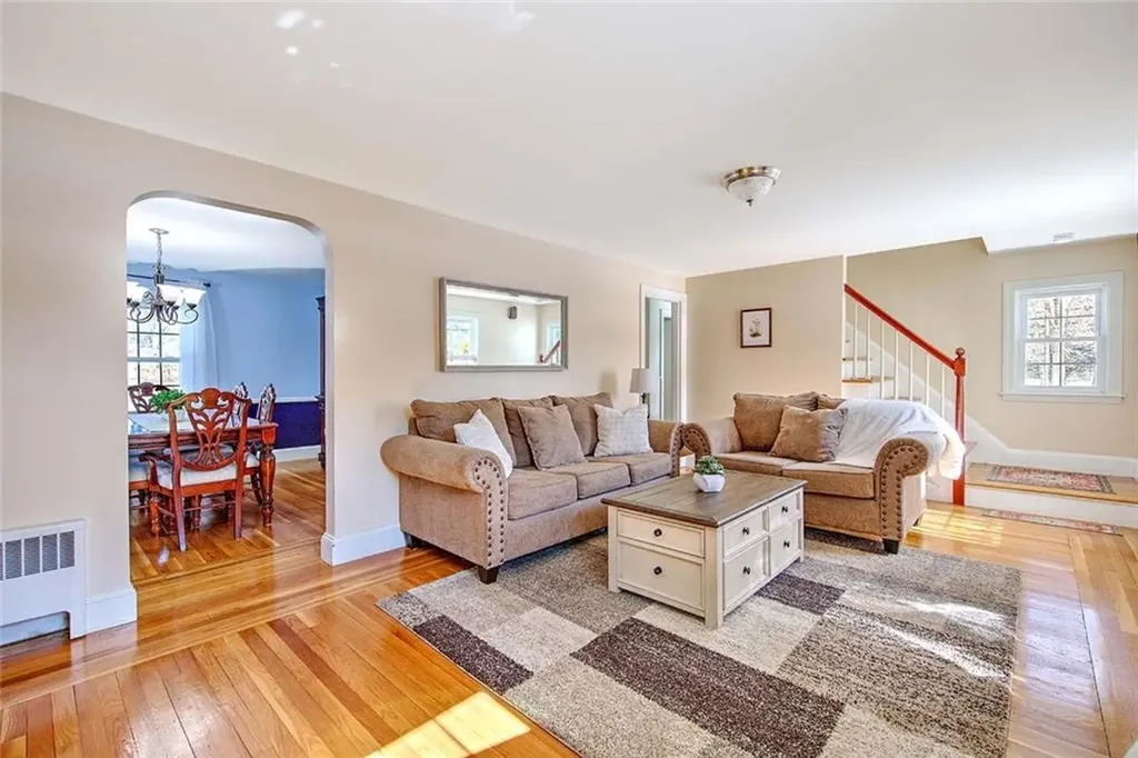 1 Massasoit Avenue Barrington RI 02806