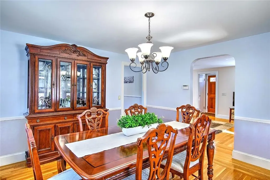 1 Massasoit Avenue Barrington RI 02806