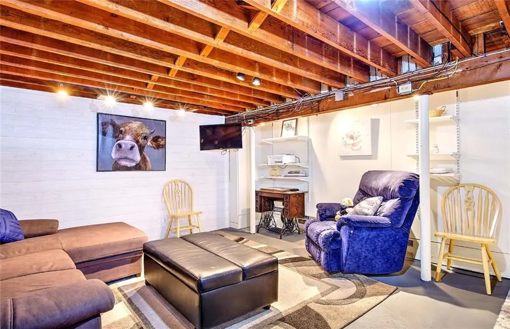 1 Massasoit Avenue Barrington RI 02806