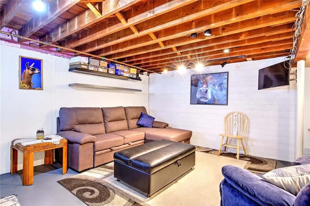 1 Massasoit Avenue Barrington RI 02806