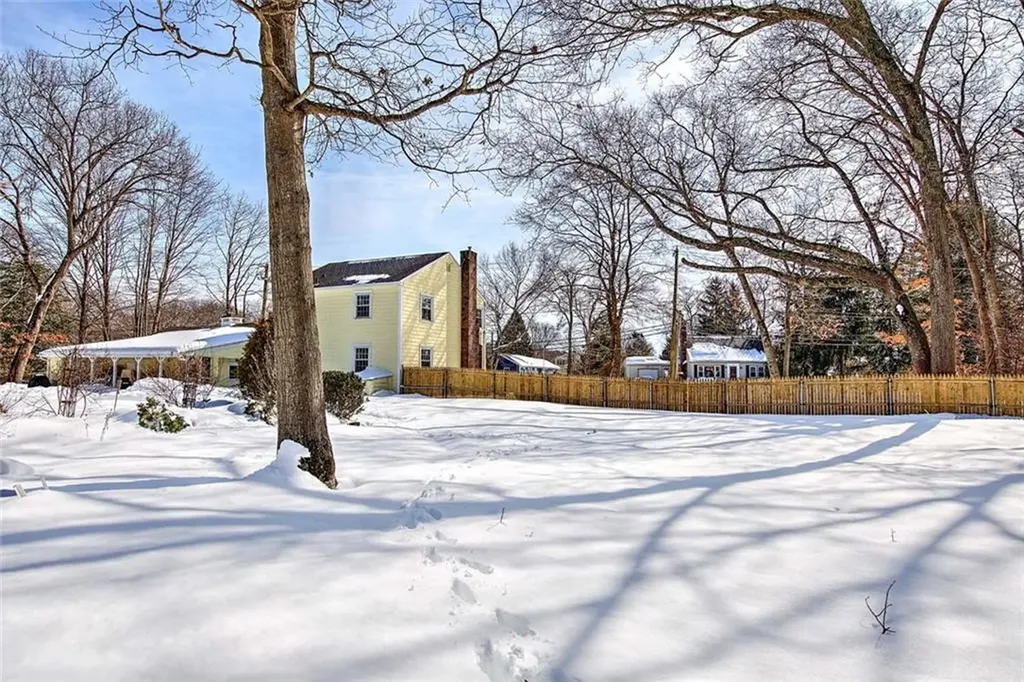 1 Massasoit Avenue Barrington RI 02806