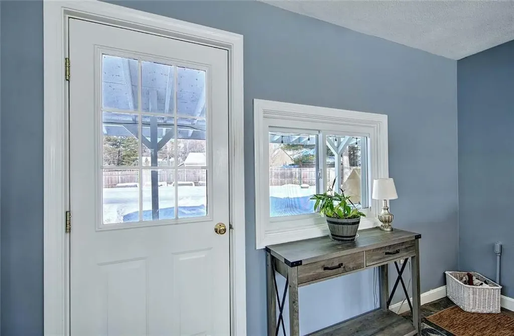 1 Massasoit Avenue Barrington RI 02806