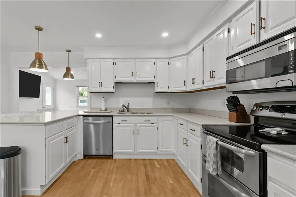 12 Granada Terrace Middletown RI 02842