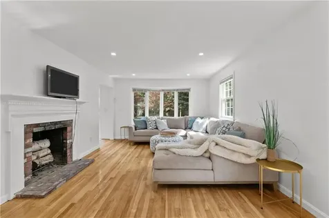12 Granada Terrace Middletown RI 02842