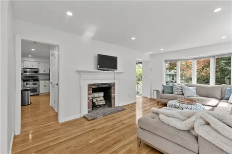 12 Granada Terrace Middletown RI 02842