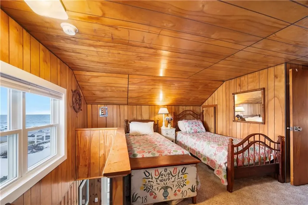 28 Glenwood Avenue Narragansett RI 02882