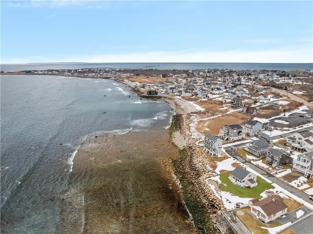 28 Glenwood Avenue Narragansett RI 02882
