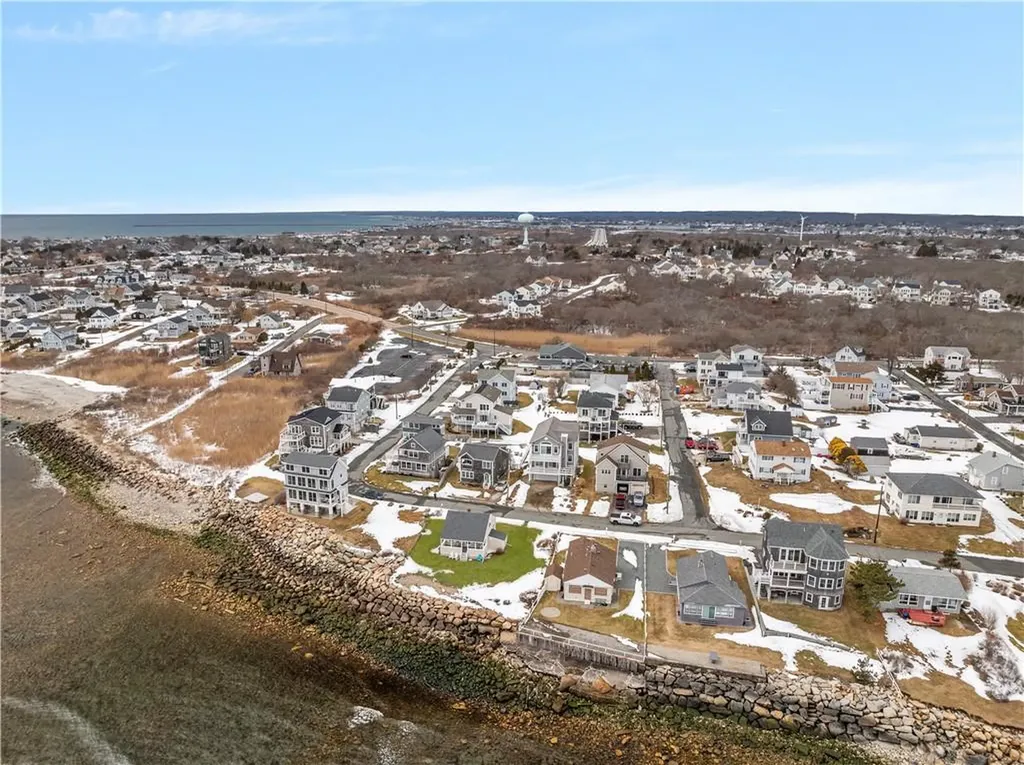 28 Glenwood Avenue Narragansett RI 02882